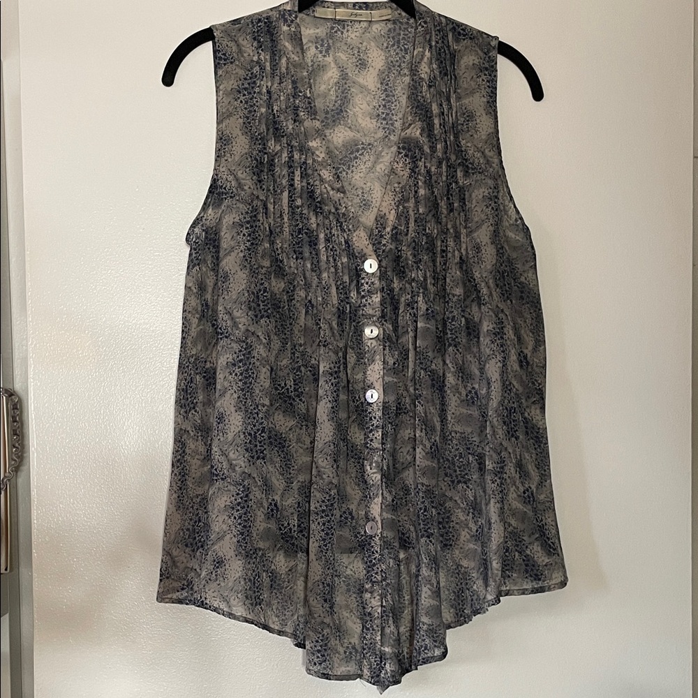 Gibson|Women's Sheer Sleeveless Button-Down Top|Medium|GUC
